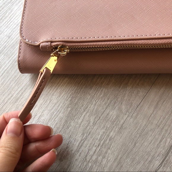 Francesca’s Olivia Classic Saffiano Wallet - Pink - Picture 2 of 12